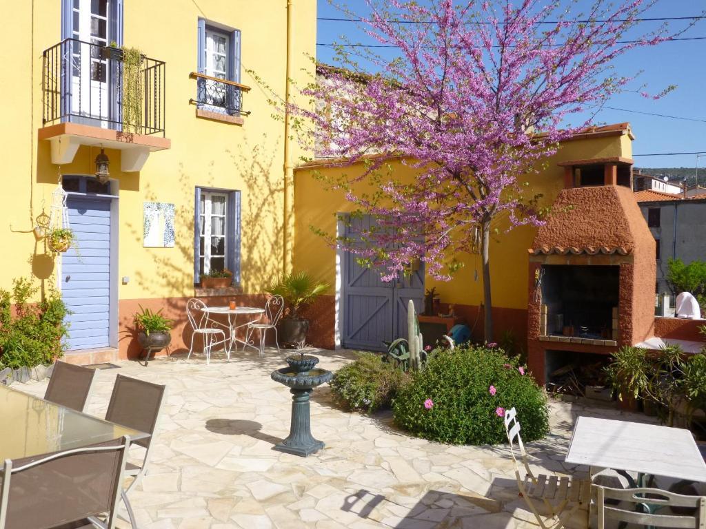 L'Art De Vivre Bed & Breakfast Latour-de-France Exterior photo