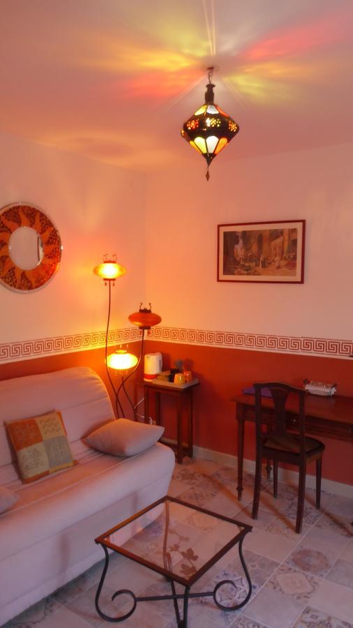 L'Art De Vivre Bed & Breakfast Latour-de-France Exterior photo